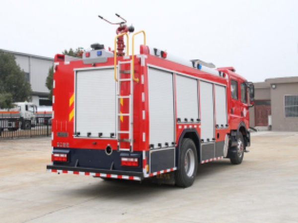 楚胜牌CSC5150GXFSG50/E6型水罐消防车