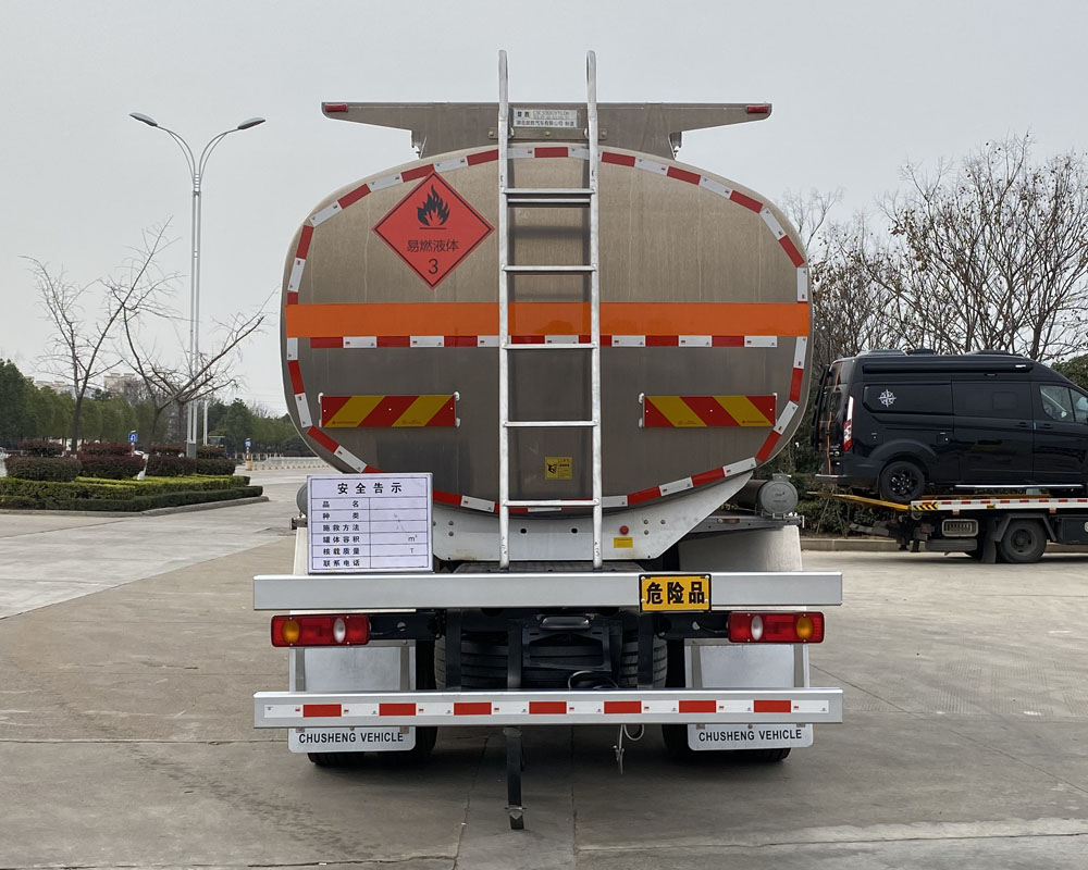 楚胜牌CSC5262GYYLD6型铝合金运油车