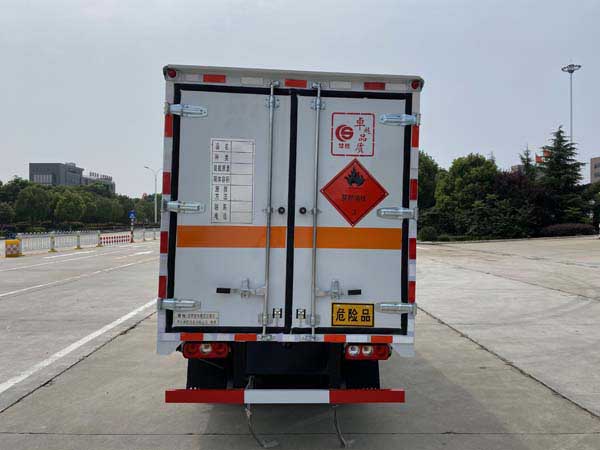楚胜牌CSC5043XRYSH6型易燃液体厢式运输车