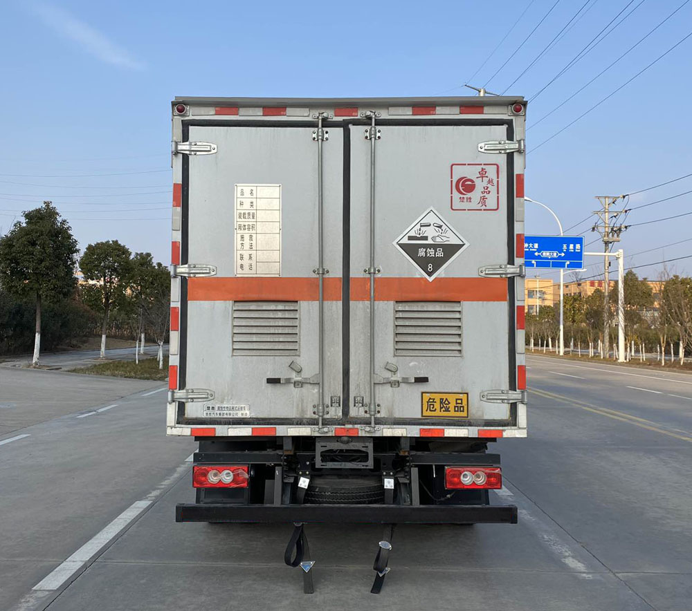 楚胜牌CSC5088XFWB6腐蚀性物品厢式运输车