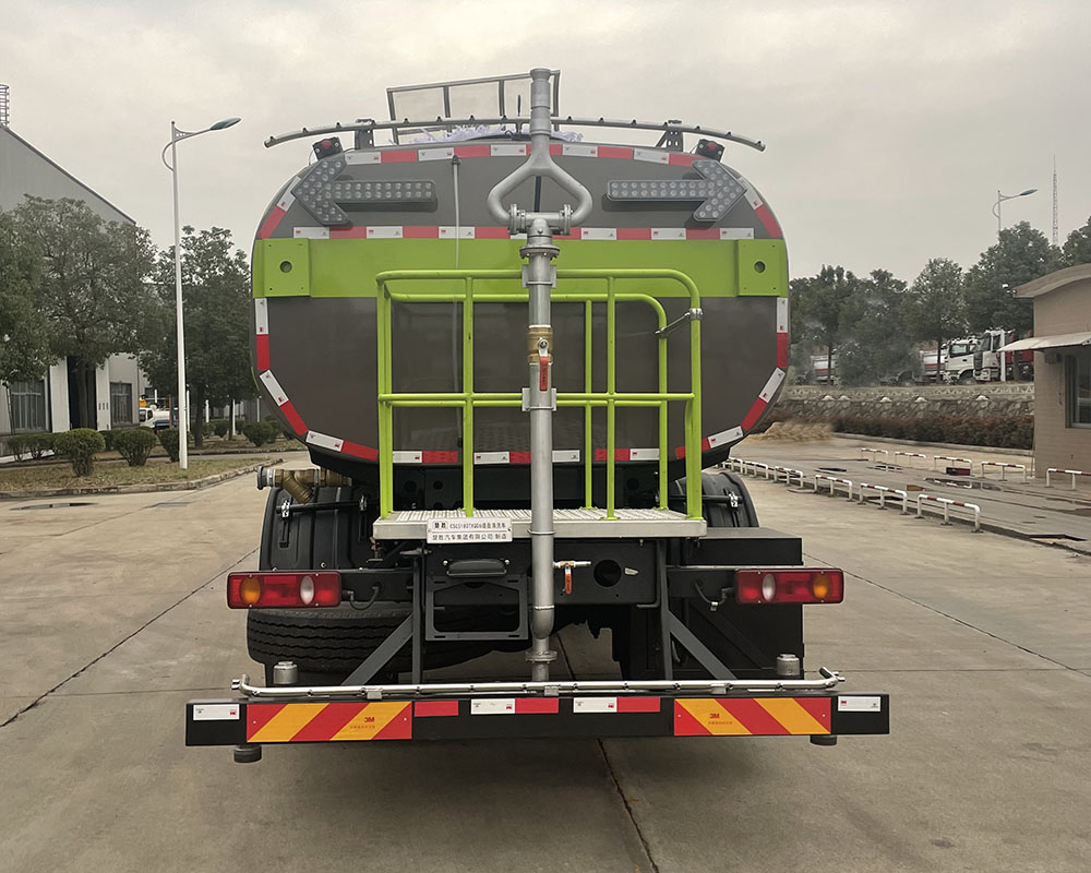 楚胜牌CSC5180TXQD6墙面清洗车
